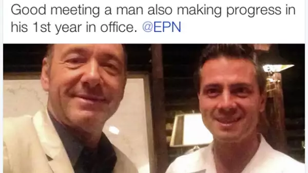 El actor estadounidense dio una conferencia en Cancún y fue ahí donde se encontró al Presidente, se tomó una foto con él y la compartió con sus seguidores.