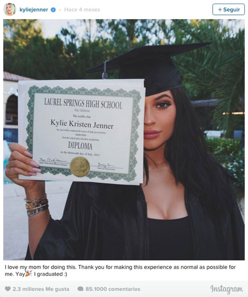 Kylie se posicionó en el cuarto lugar con su foto de graduación, acumulando los 2.3 millones.