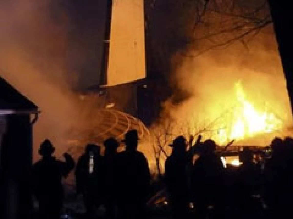 Hasta el momento se reportan 50 muertos por el avión que se estrelló el jueves en la ciudad de Buffalo. (Foto: Reuters)