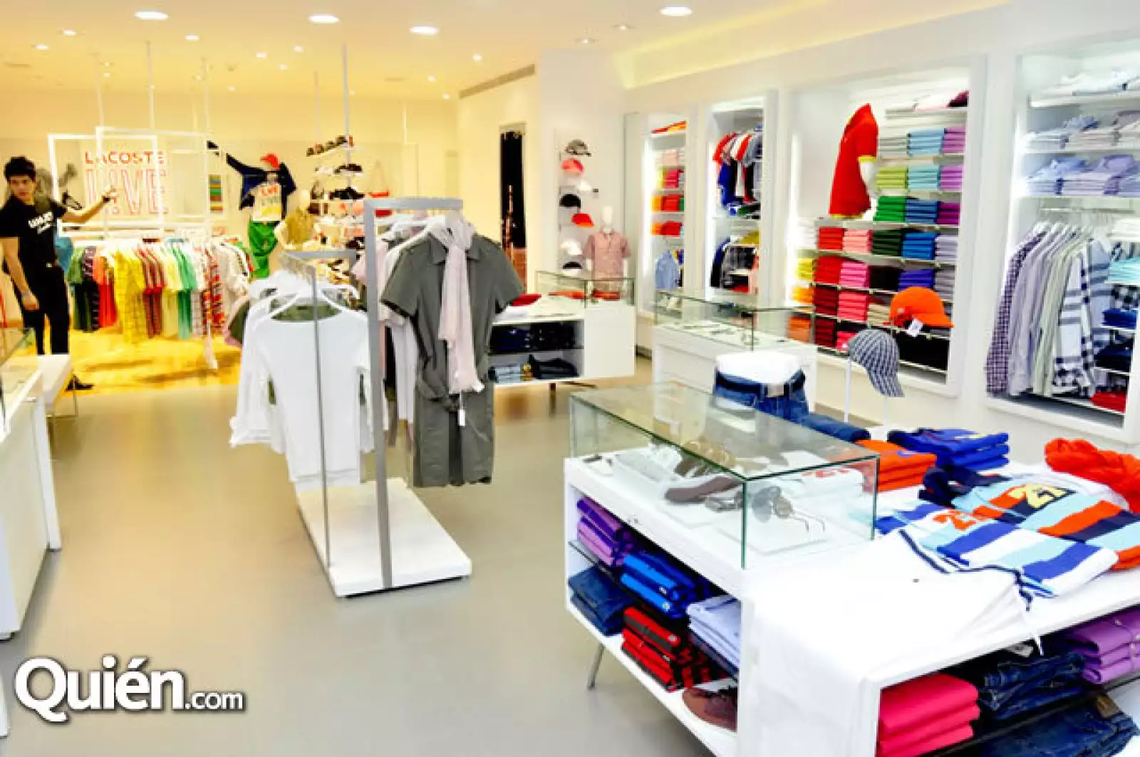 Apertura de Lacoste en Paseo San Pedro