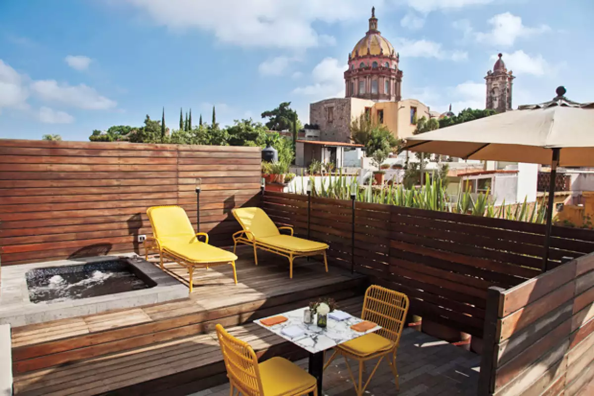 Los sanmiguelenses pueden presumir de su denominada “mejor ciudad del mundo para vivir”, pero también de los altos estándares de calidad que hay en sus hoteles, galerías y restaurantes. ¡Descúbrelos!