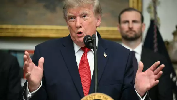 El presidente de los Estados Unidos, Donald Trump, pronuncia comentarios durante una reunión con ejecutivos de criptomonedas en la Sala Roosevelt de la Casa Blanca en Washington, DC, el 19 de agosto de 2026.