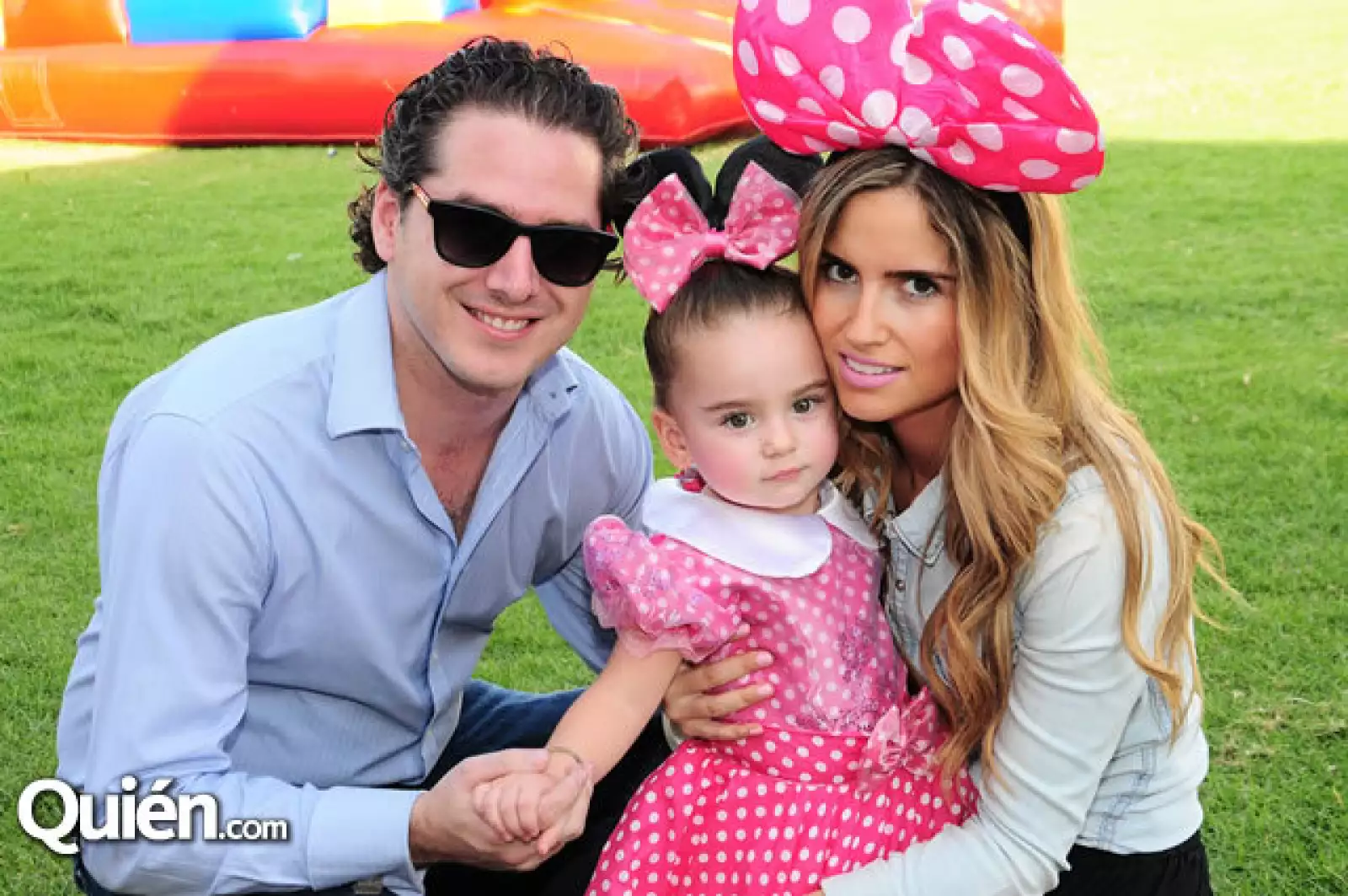 Checo y Valentina Barrera con Ana Paola Luque