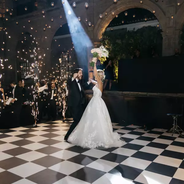 Arturo Villanueva y Elvia Estrada