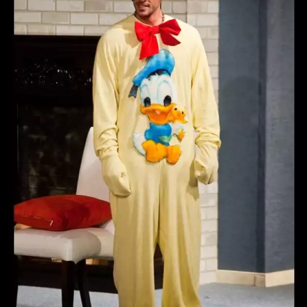 Los asistentes pudieron disfrutar de la actuación del cubano, y deleitarse con su físico.