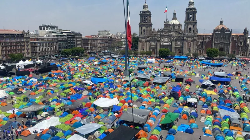 La CNTE hace plantón en el Zócalo de la Ciudad de México