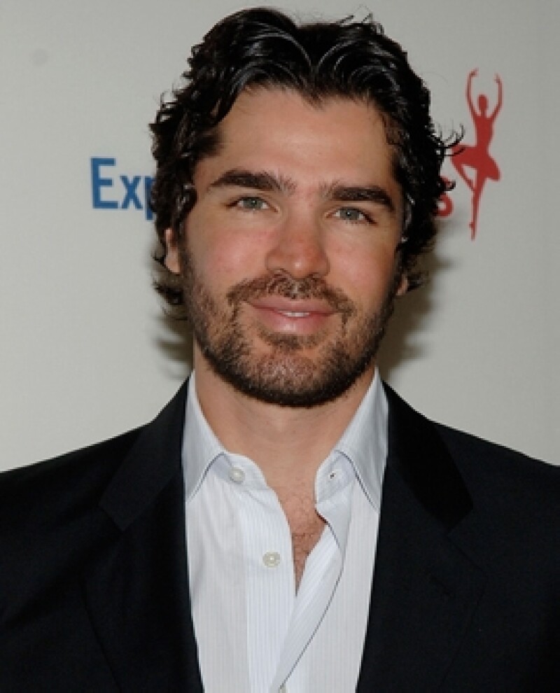 El actor mexicano cumple 37 años de vida, en los cuales ha fincado una completa trayectoria tanto en televisión y cine.