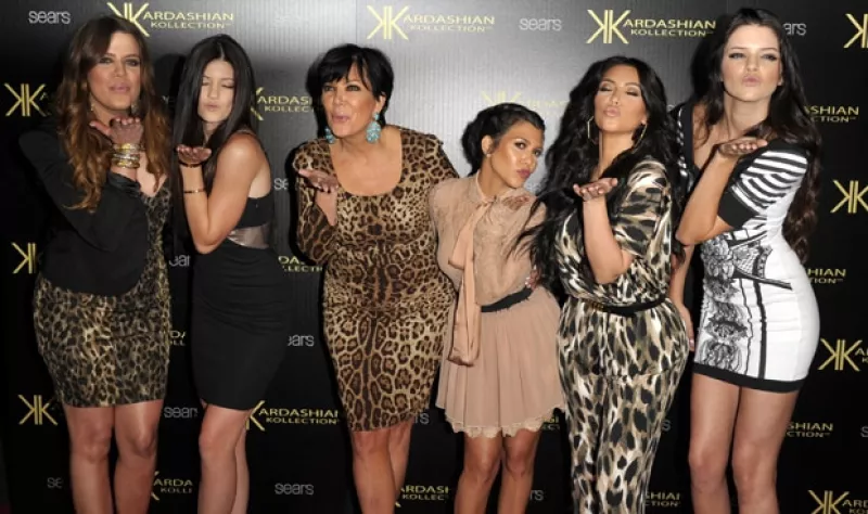 La menor de las hermanas aseguró que en estas fechas se reúne toda la familia, por lo que la celebración se sale de control.