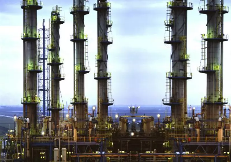 refiner�a de petr�leo