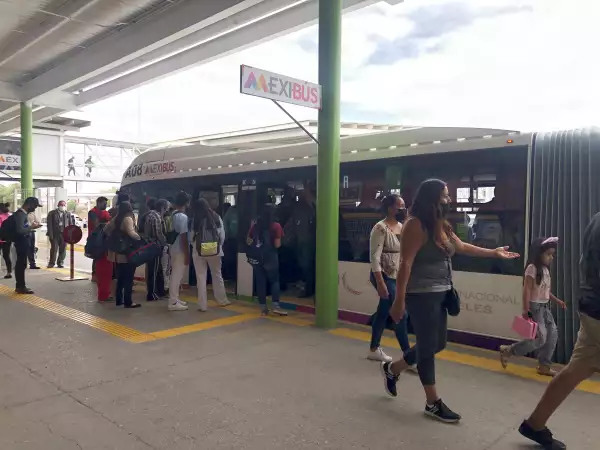 Transporte Mexibús al AIFA