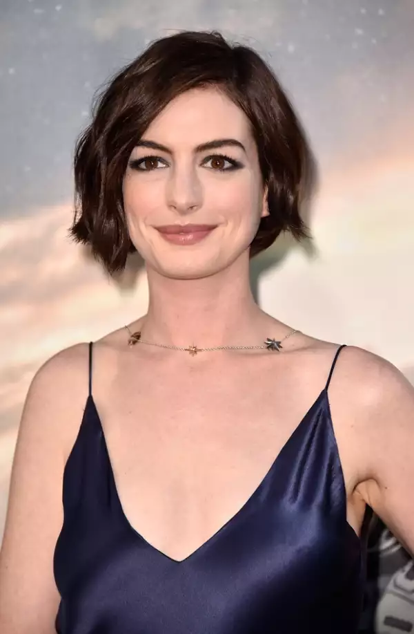 Anne Hathaway junto a Matthew McConaughey y Jessica Chastain protagonizan el nuevo largometraje de Christopher Nolan.