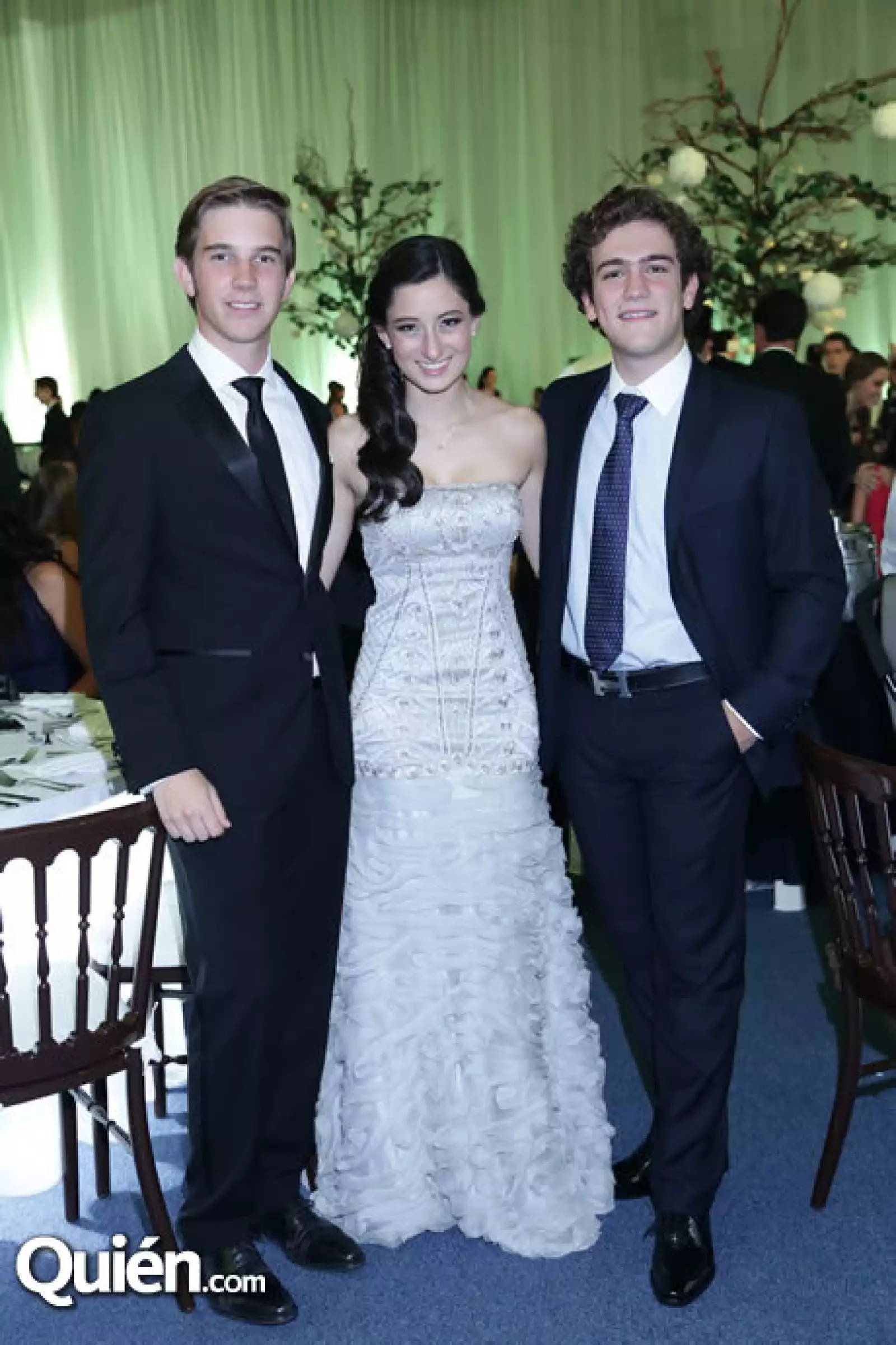 Javier Vázquez,Fernanda Guillen y Juan Carlos Larragain