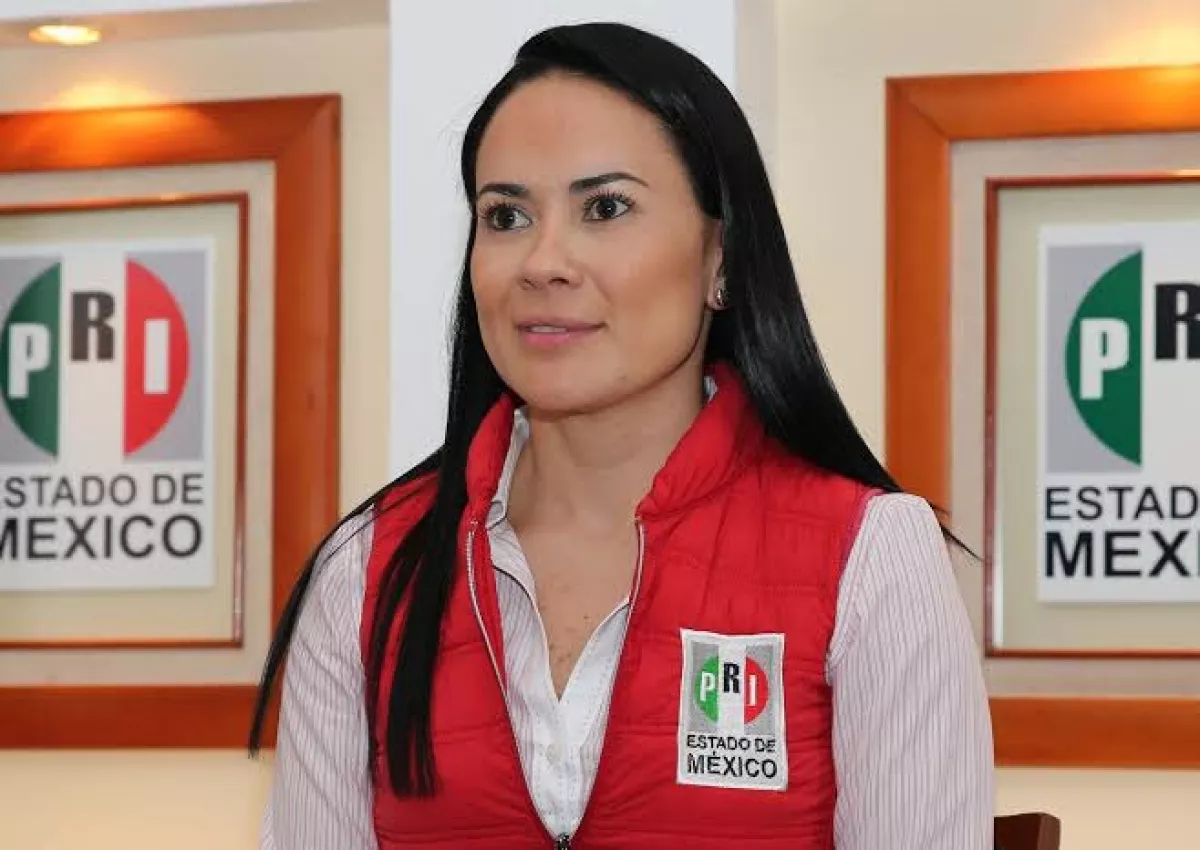 Alejandra del Moral renuncia al PRI