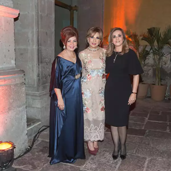 Reyna Arjona,Maribel Longoria,Beba Sepúlveda