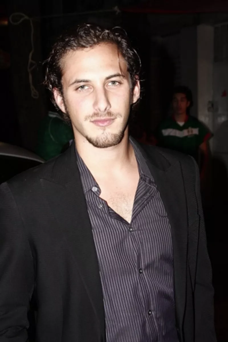 La actriz Christian Bach dijo que su hijo está en edad de divertirse, igual que como haría otro joven de 20 años, la diferencia es que él es una figura pública.