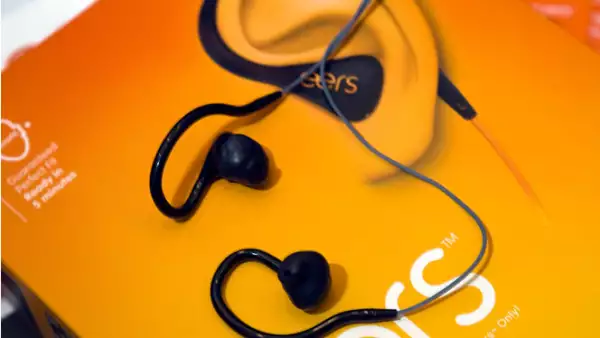 Eers son audífonos que se hacen a la medida de los oídos de los consumidores.