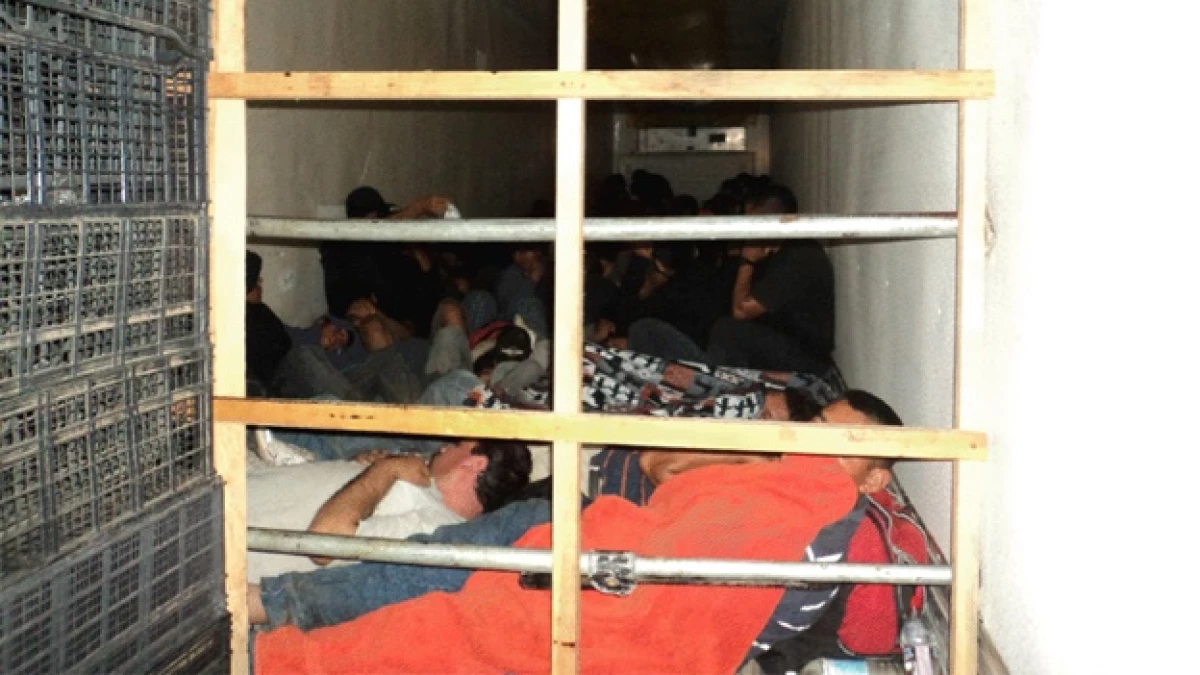 inmigrantes hallados en un trailer en tonala, chiapas