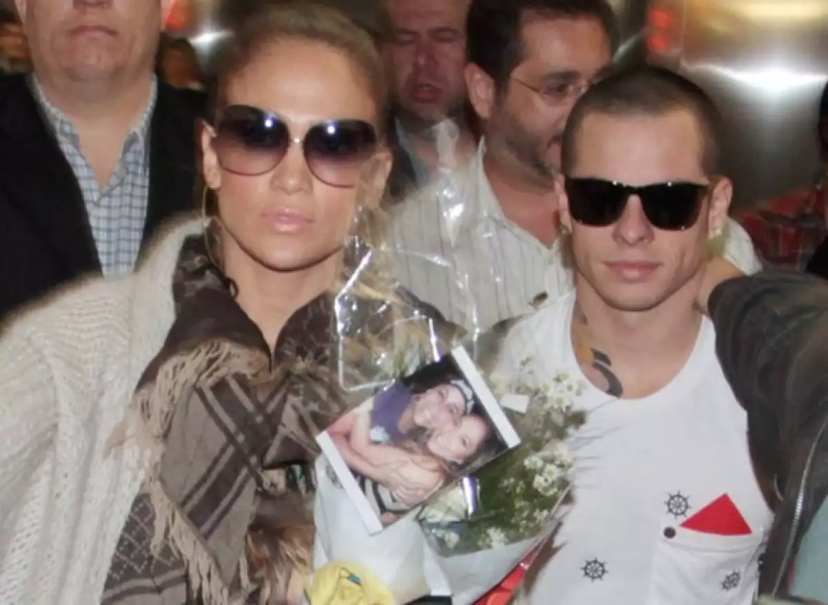 Al parecer Casper Smart quiere casarse con la cantante y se dice que está preocupado por poder darle un anillo a su altura.