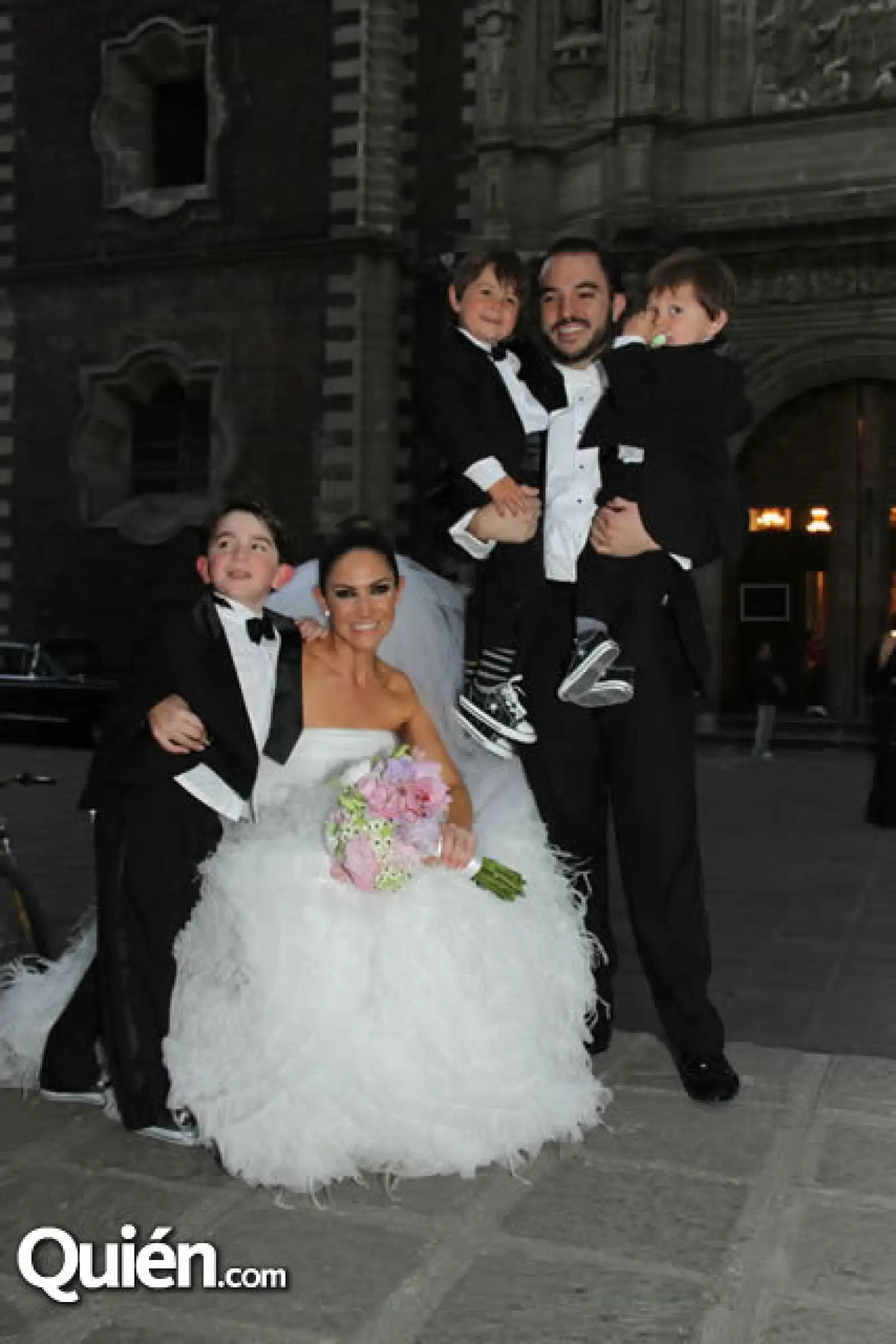 Renato (Hijo de Fernanda) María Fernanda González Ibarra,Juan Pablo Martínez Iglesias,Juan Pablo,Luciano