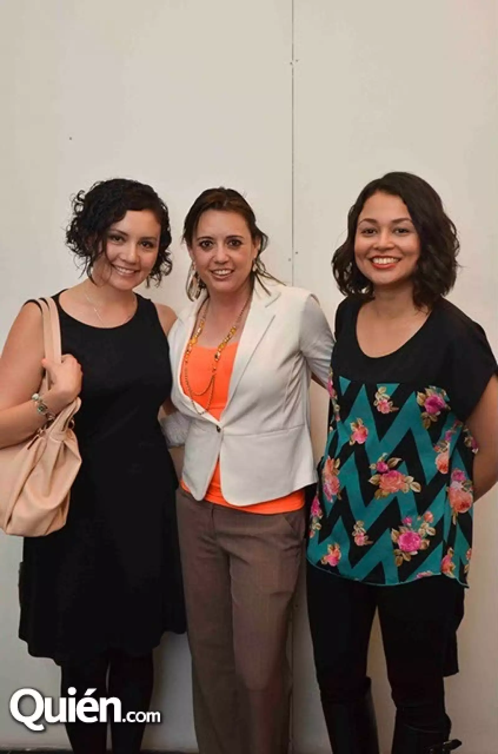 Cristina Quintanilla, Zoar Martínez y Norma Hernández.