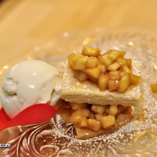 Manzana. Créme Brulée por Fernanda Lobeira