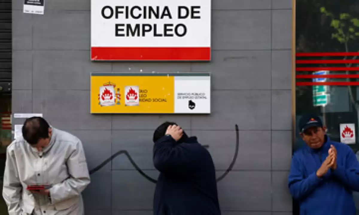 La economía española acumula siete trimestres consecutivos en contracción. (Foto: Reuters)