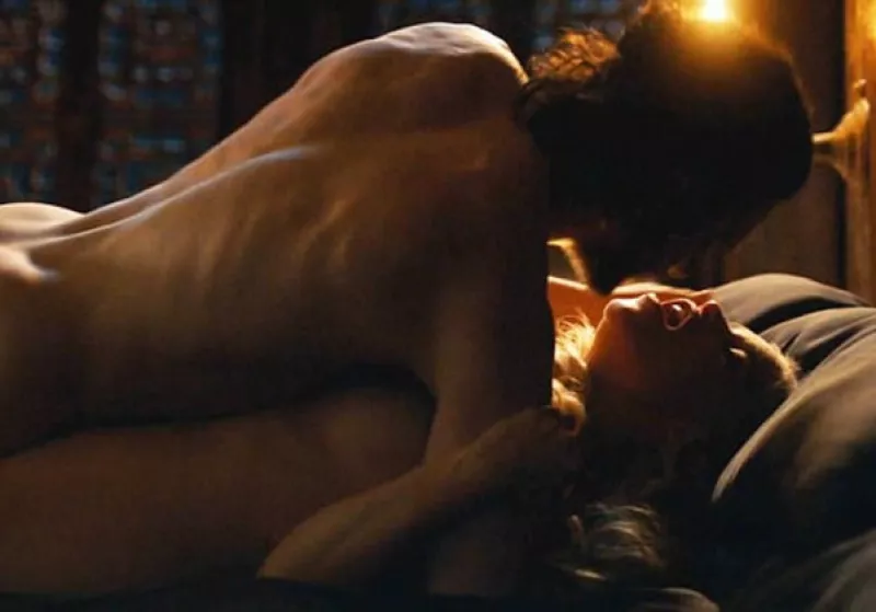 Emilia Clarke y Kit Harington