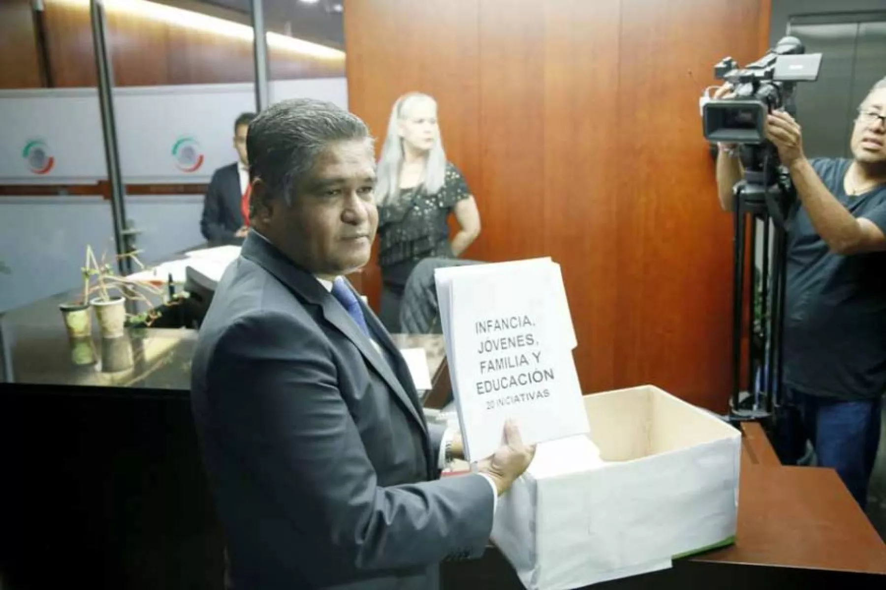 senador victor fuentes iniciativas.jpg