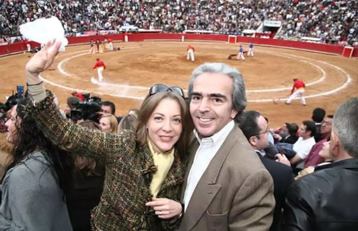 Después de contraer matrimonio a finales del 2010, Edith González y Lorenzo Lazo, tuvieron un año muy activo y fueron vistos en los mejores eventos sociales.