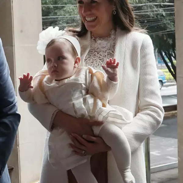 Pía Santamaría y Dana Landa