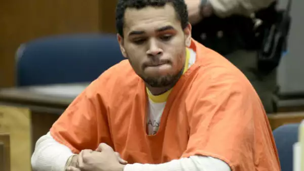 Seguramente Chris Brown no querrá volver a pisar la cárcel o la corte en toda su vida.