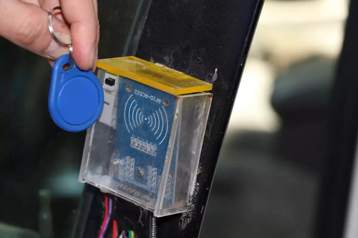 Dispositivo de seguridad para automóviles