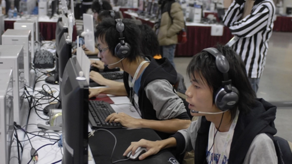 gamers juego en línea asiáticos