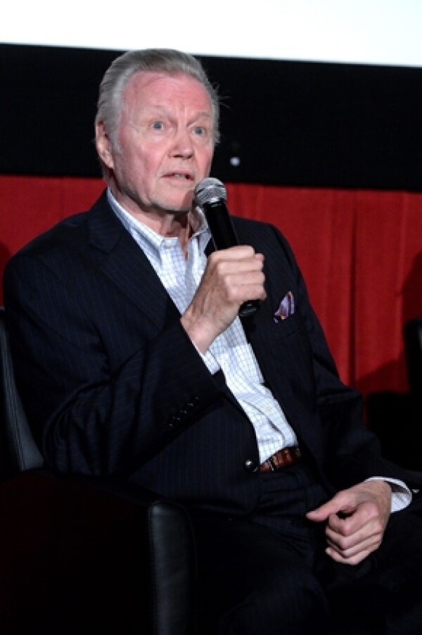 El actor Jon Voight aseguró que tanto Jolie como Pitt le ocultaron la situación por la cual pasaban, pero expresó que ahora, más que nunca, admira a su hija.