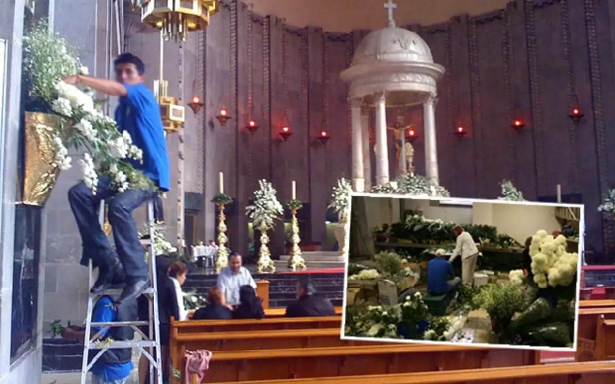 La Parroquia fue adornada con flores blanca; entre rosas blancas, mini orquídeas y crisantemos.