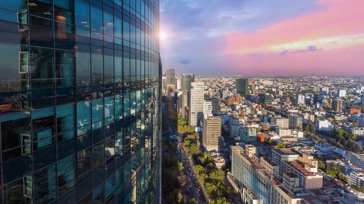 El mercado de oficinas en México se fragmenta: así está el panorama corporativo en CDMX, Monterrey y Guadalajara
