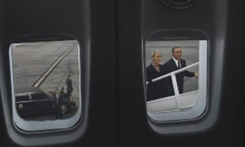 En el video que anuncia la nueva temporada se ve al personaje interpretado por Kevin Spacey subir un avión. (Foto: Tomada de @HouseofCards )