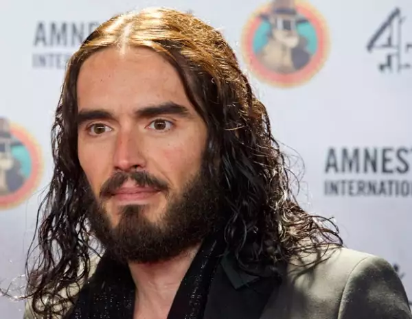 Russell Brad podría llegar a la cárcel pues la policía de Nueva Orleáns lo busca, después de ser acusado por haber producido daños a la propiedad.