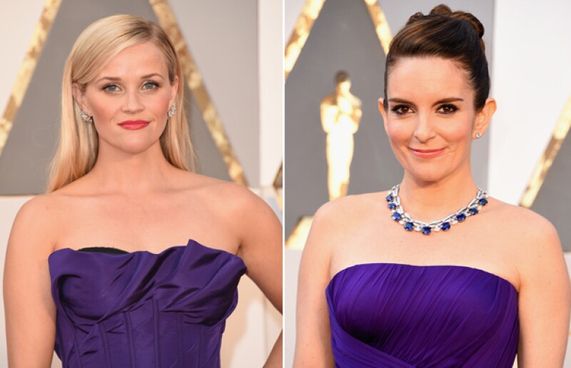 Las actrices lucieron joyas distintas, pues mientras Reese eligió llevar la atención hacia sus manos, con joyas de Tiffany, Tina lució un llamativo collar de Bulgari.