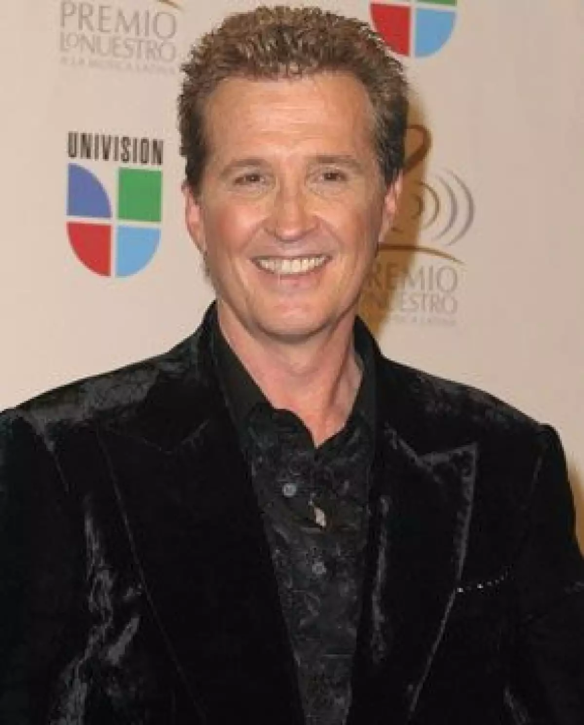 El cantante aseguró que el pasado sábado canceló su concierto en Cuernavaca por quedar afónico y está en recuperación, pero su doctor descartó que fuera el virus.