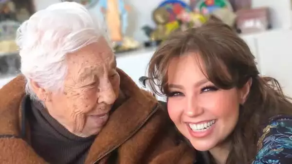 Thalia-abuelita-eva-mange-murio
