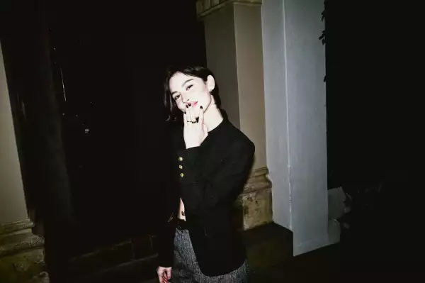 chanel-gracie-abrams