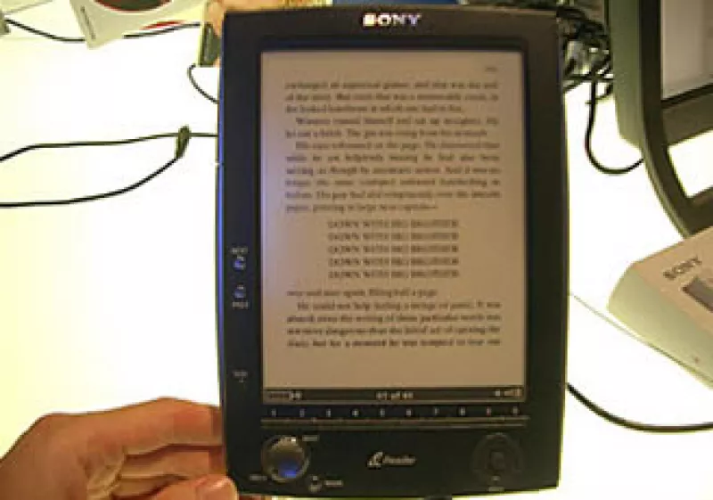 Sony fue el primer innovador en la era de lectores electrónicos modernos.  (Foto: Cortesía CNNMoney)