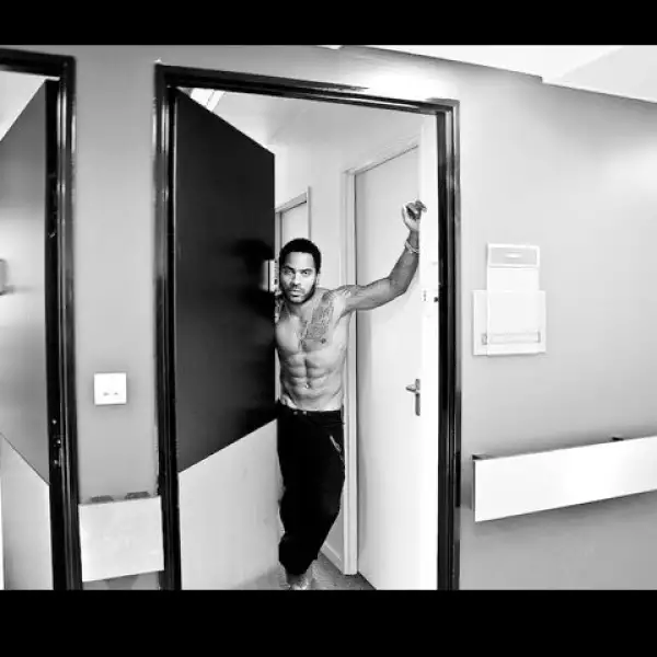 Su nombre real es Leonard Albert Kravitz.