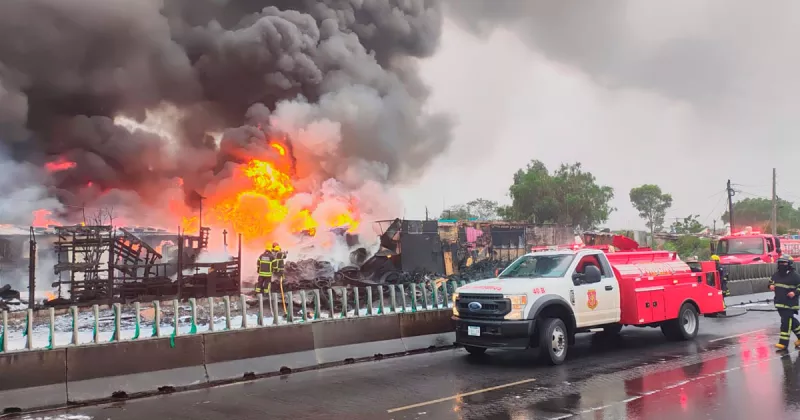 Incendio en Nezahualcóyotl, cerca del AICM, afecta viviendas