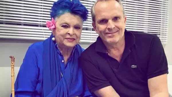 Miguel Bosé con su mamá.
