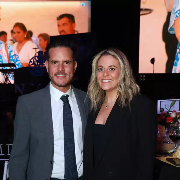 Miguel Ángel García y Pam Hamui 