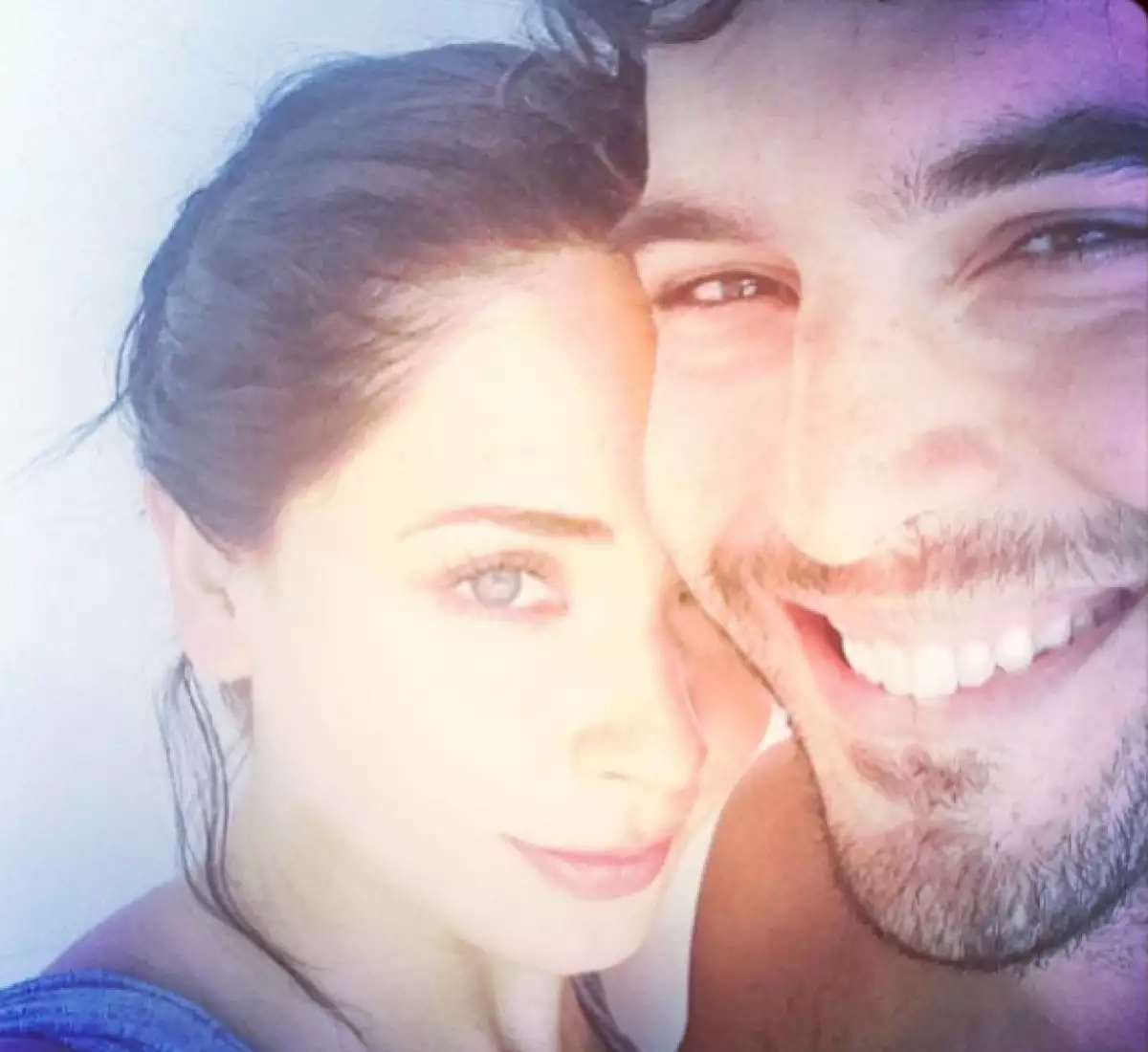 Adriana y su novio Carlos Salas en sus recientes vacaciones en Brasil.