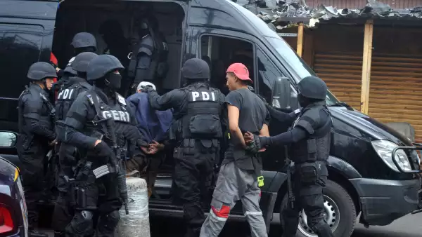 Policías