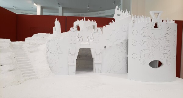 Segunda maqueta de mayor escala sin color.